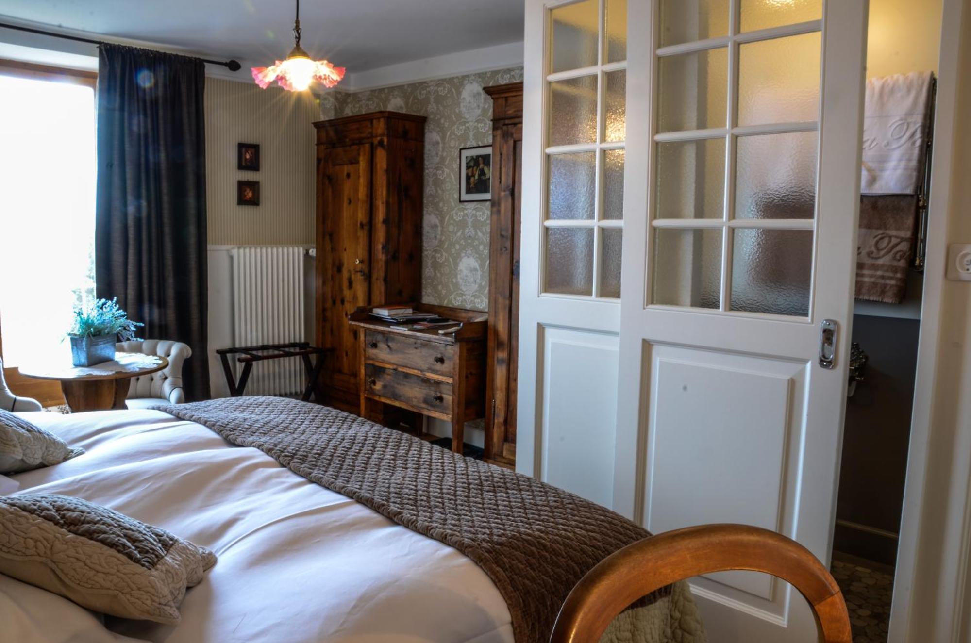 Hotel Bella Tola & Spa Saint-Luc Room photo